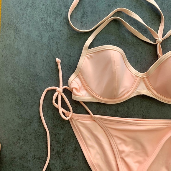 Victoria’s Secret 2 Piece Swimsuit in Light Pink XS Bottoms and 32B Top - Picture 3 of 4